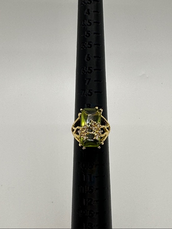 Jewelry - Green Stone Ring